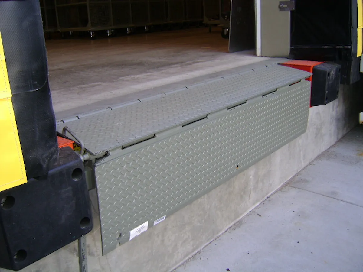 Hydraulic Dock Leveler